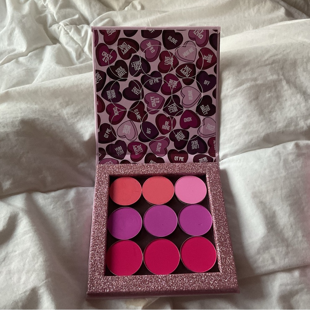 GIVE ME GLOW PALETTE